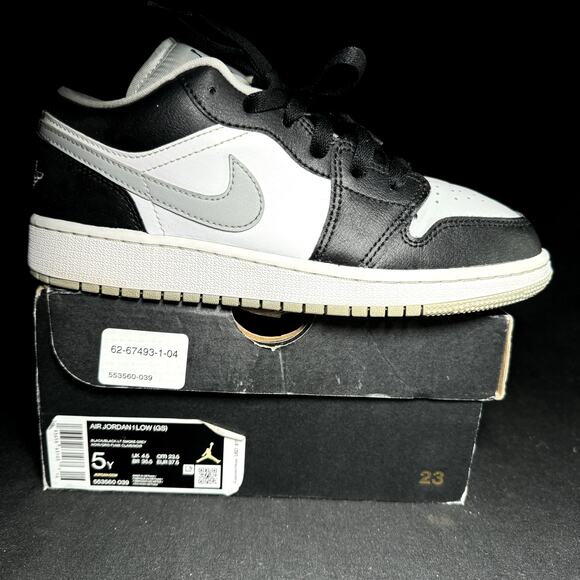 Size 5 - Nike Air Jordan 1 Low GS Smoke Grey 2020 Shoes - Picture 1 of 8